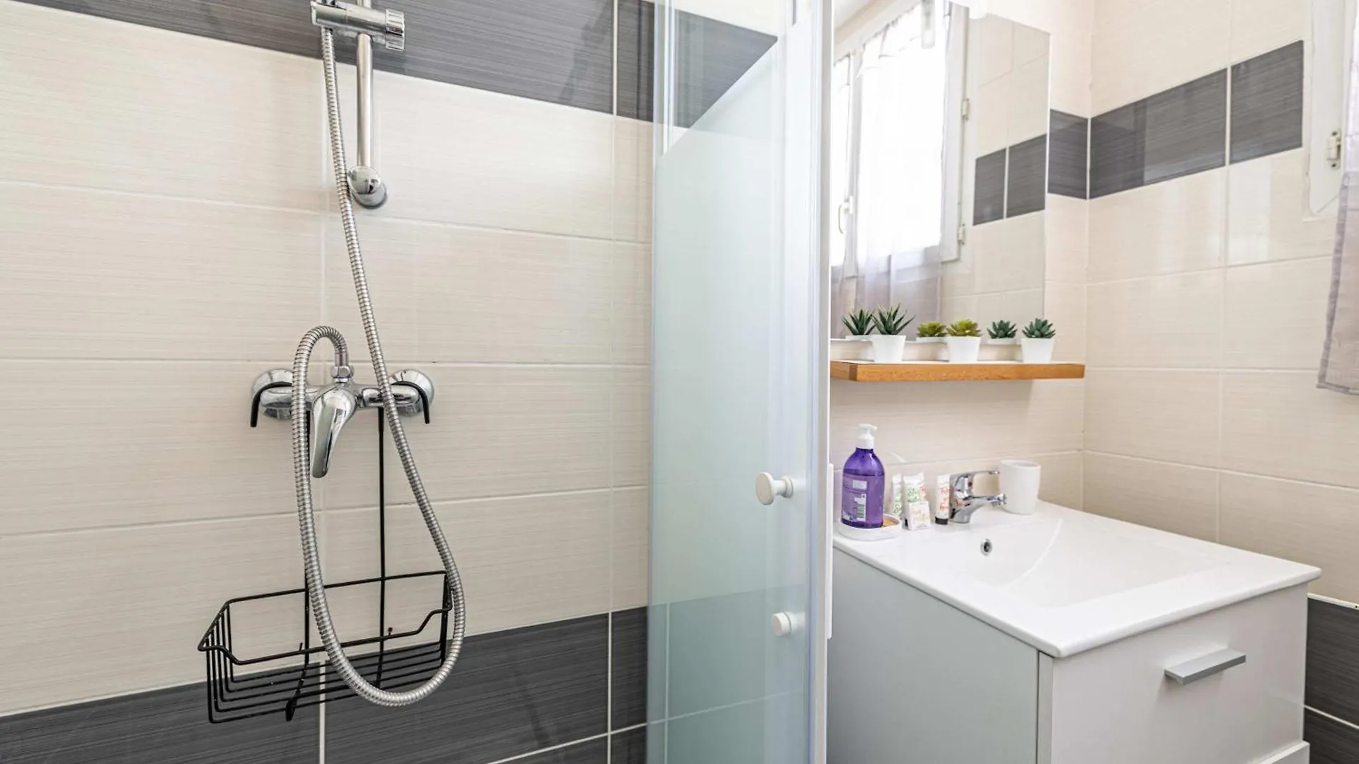 L'Angle Doux Avec Balcon Ideal Pour Couples Ou En Solo Cannes Apartament