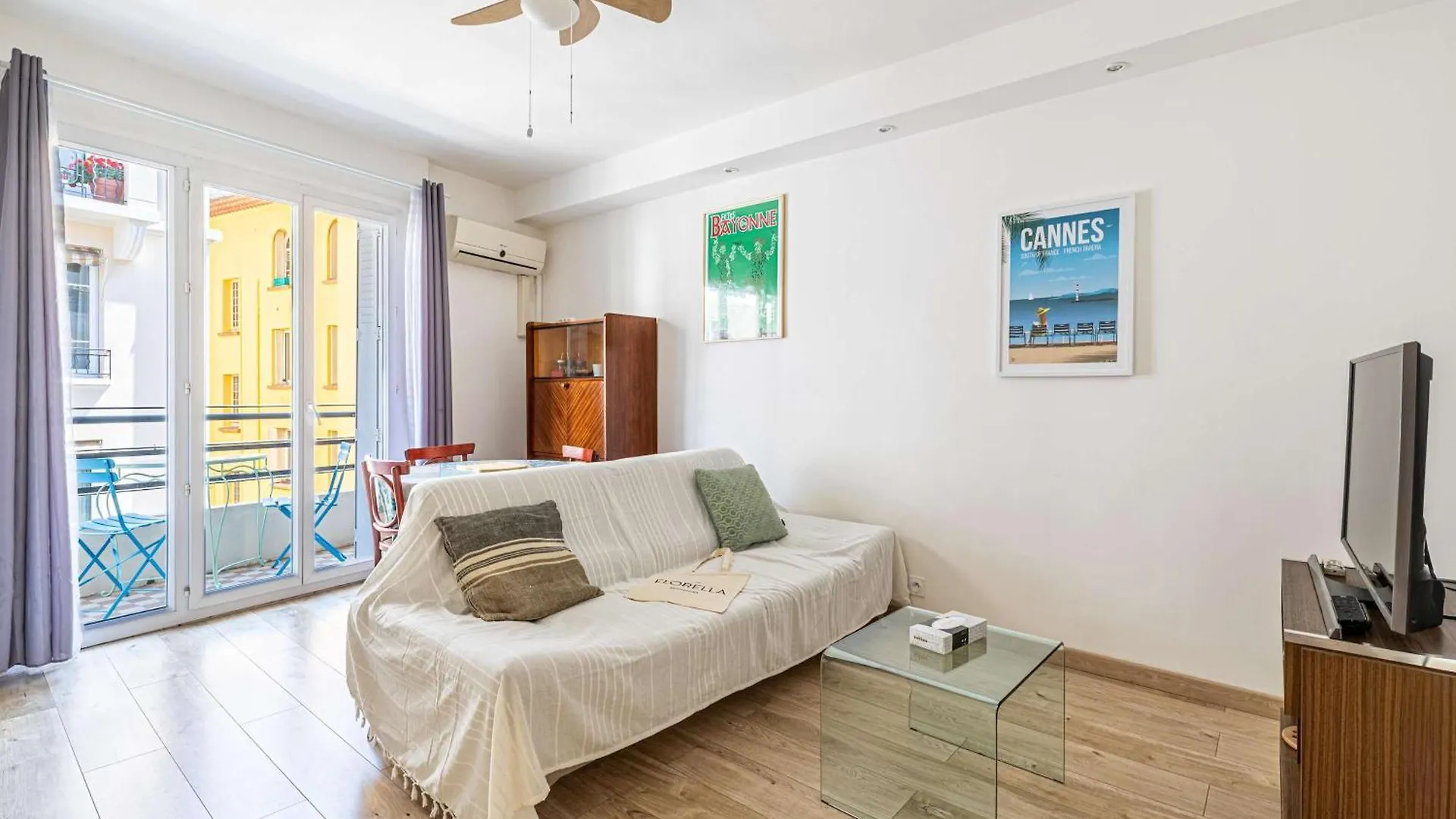 Apartament L'Angle Doux Avec Balcon Ideal Pour Couples Ou En Solo Cannes