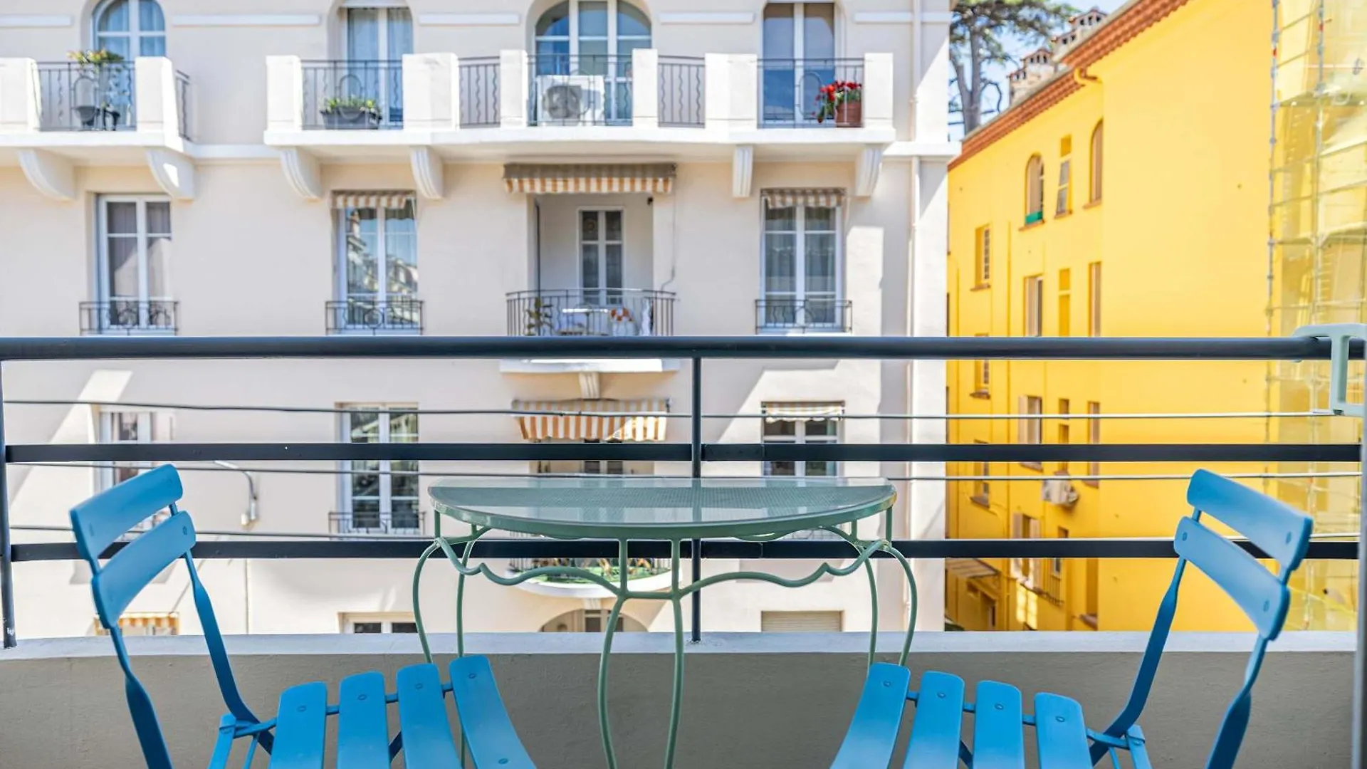 L'Angle Doux Avec Balcon Ideal Pour Couples Ou En Solo Κάννες Γαλλία