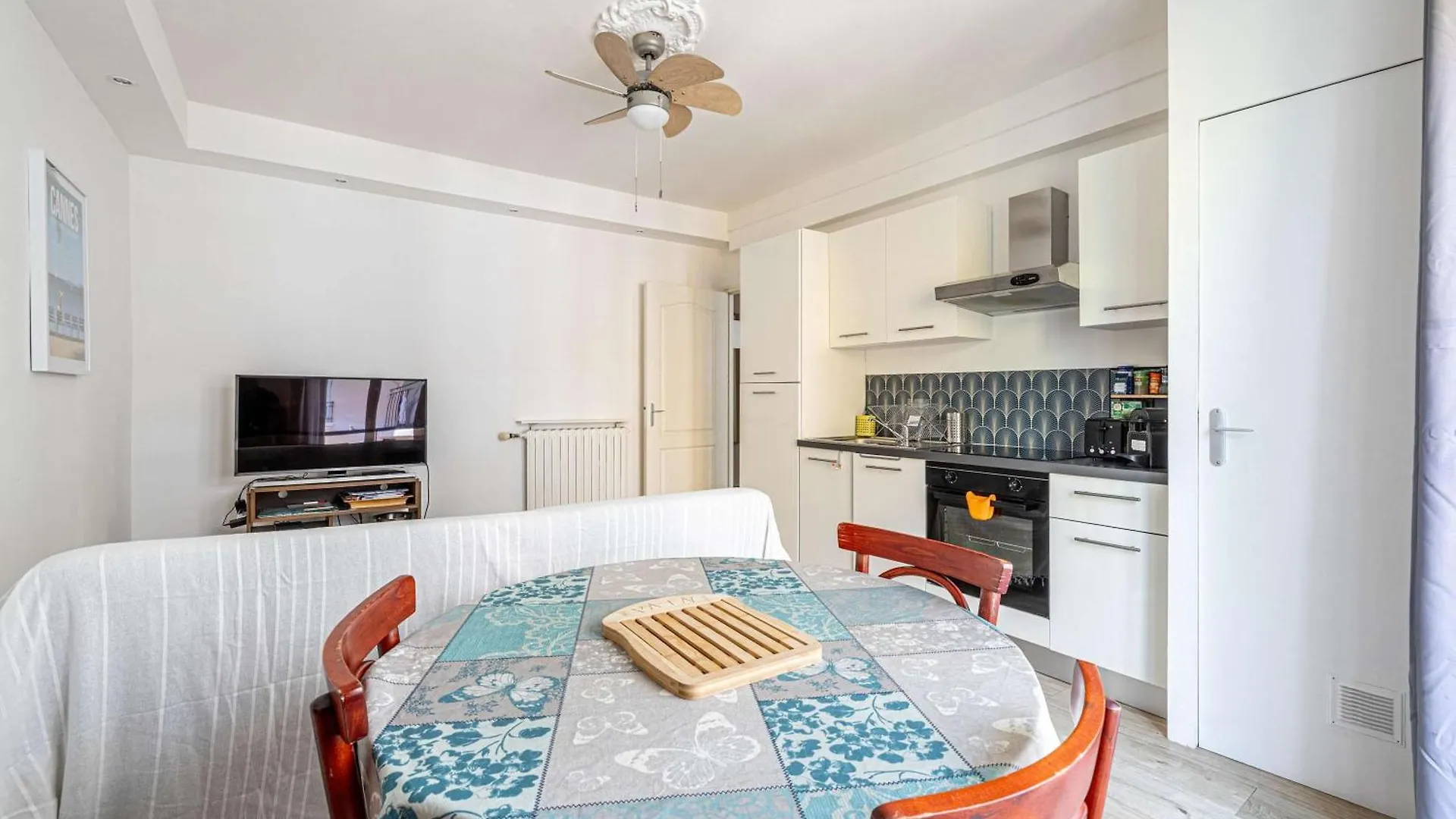 L'Angle Doux Avec Balcon Ideal Pour Couples Ou En Solo Cannes Apartament